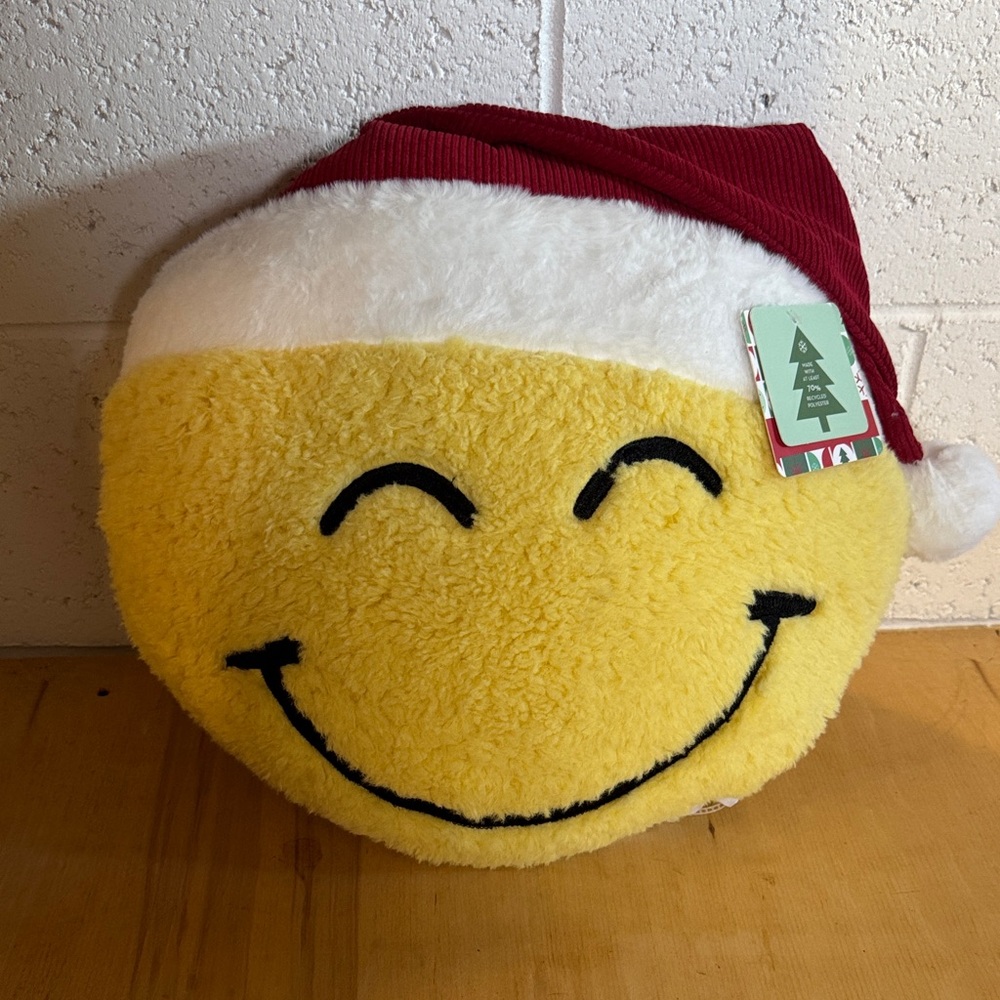 Christmas Smiley Throw Pillow NWT